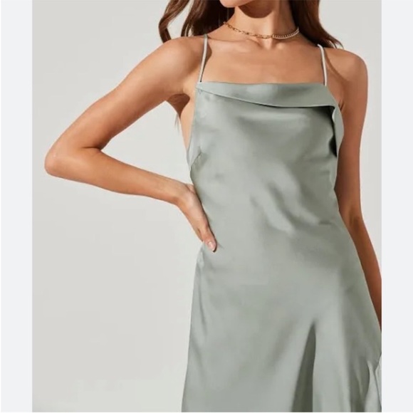 NWOT ASTR the Label Slip Dress Open
back Side Slit Sage Size Large - Picture 8 of 16